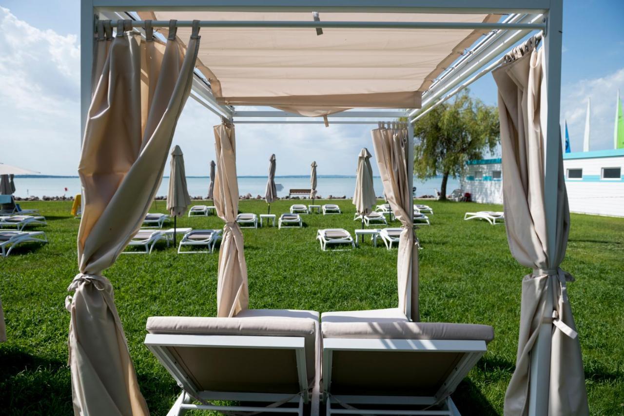 Hotel Marina Port Balatonkenese Exterior photo