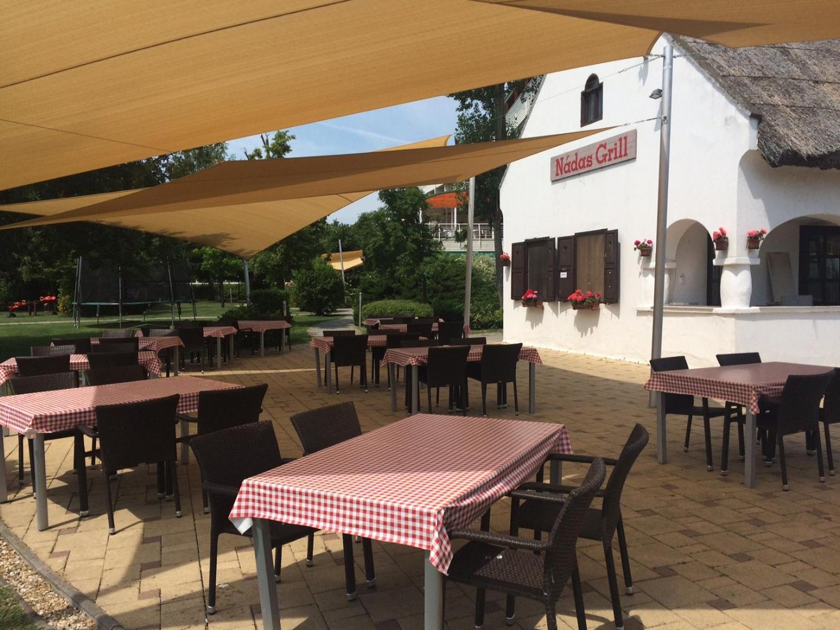 Hotel Marina Port Balatonkenese Exterior photo